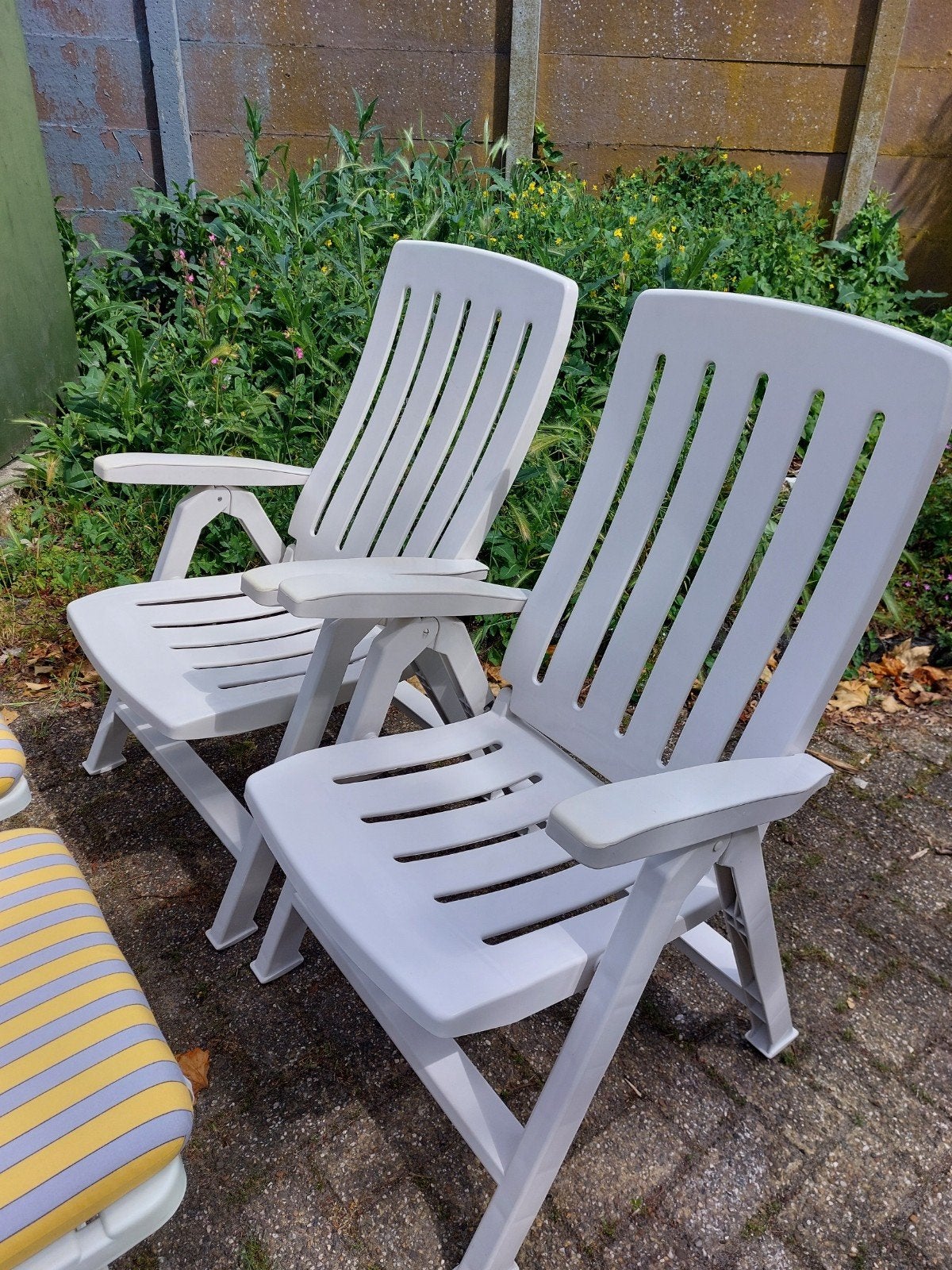 2 verstelbare tuinstoelen met voetenbankje, Ophalen, Zo goed als nieuw, Kunststof