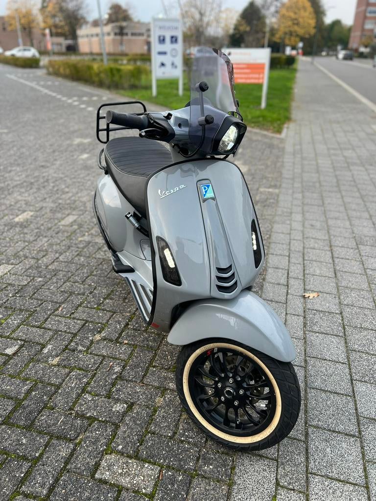 Vespa sprint 2019 nardo grey, Ophalen of Verzenden, Zo goed als nieuw, Benzine