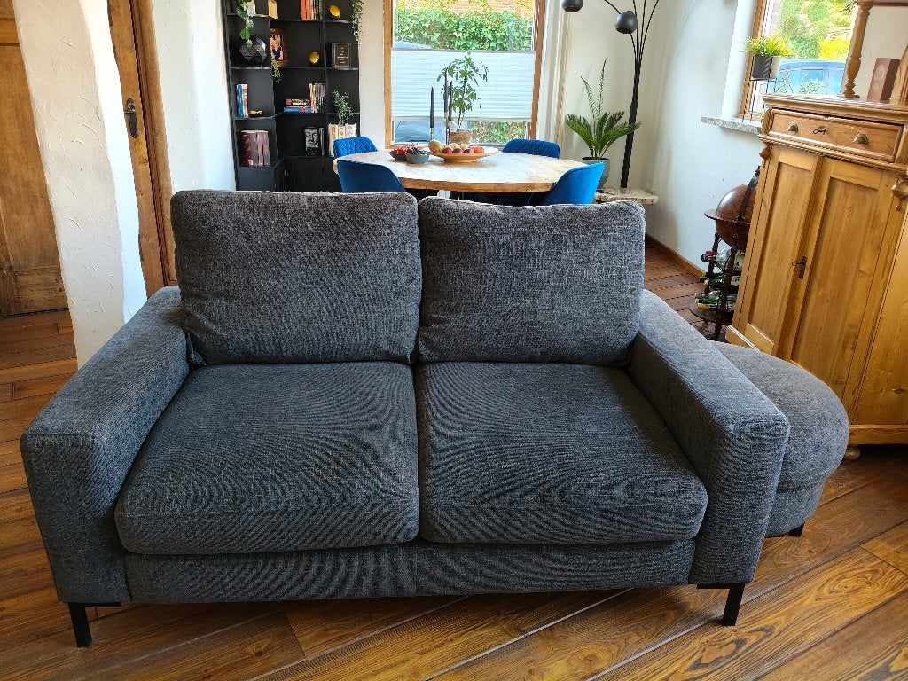 Urbansofa Lausanne, 2 zits bank met poef, Huis en Inrichting, Ophalen, 150 tot 200 cm, Tweepersoons, 75 tot 100 cm
