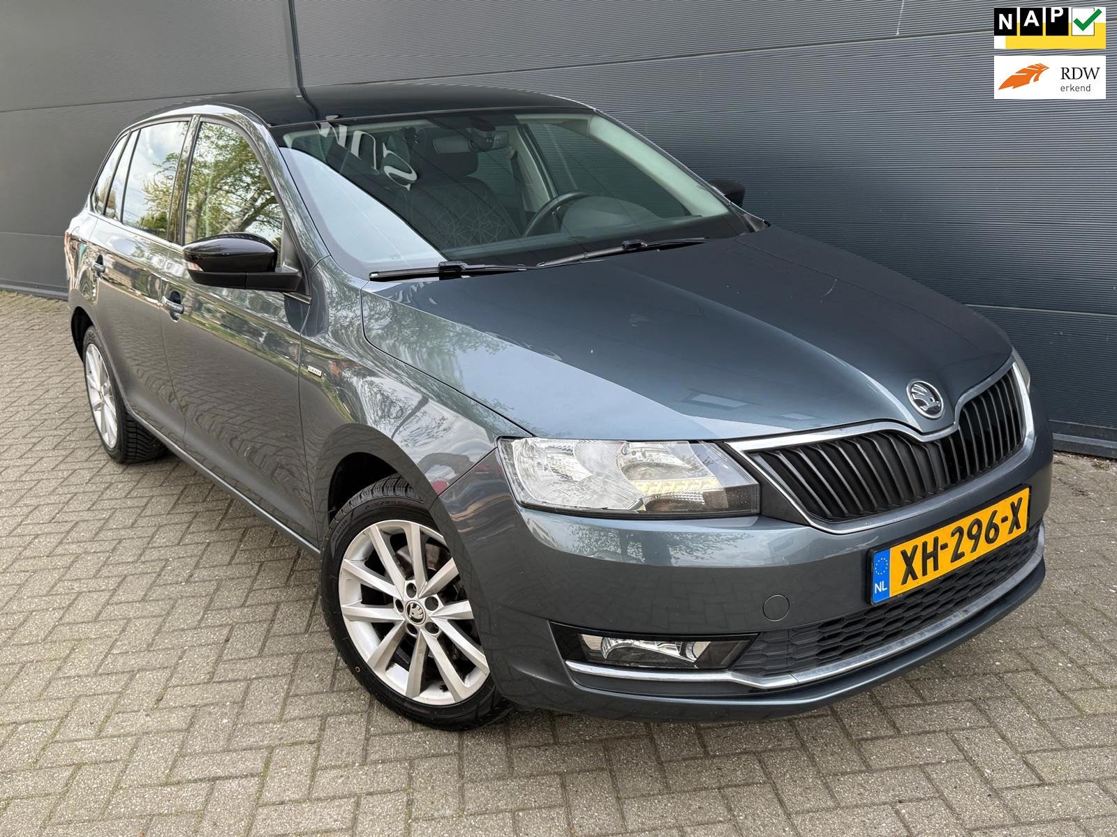 Skoda Rapid Spaceback 1.0 TSI Clever/ Automaat/Navi/carplay/, Parkeersensor, Gebruikt, Euro 6, 610 kg