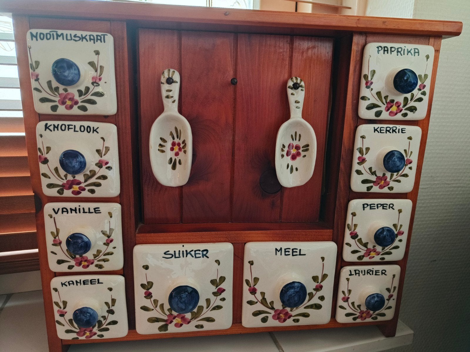 Vintage kruidenrek met 10 keramische lades, Hout, Ophalen of Verzenden, Bruin, Overige typen