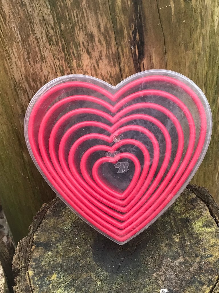 Uitstekerset hart vorm - 7 stuks VALENTIJN - BB, Ophalen of Verzenden, Nieuw, Taarten, Bakvorm