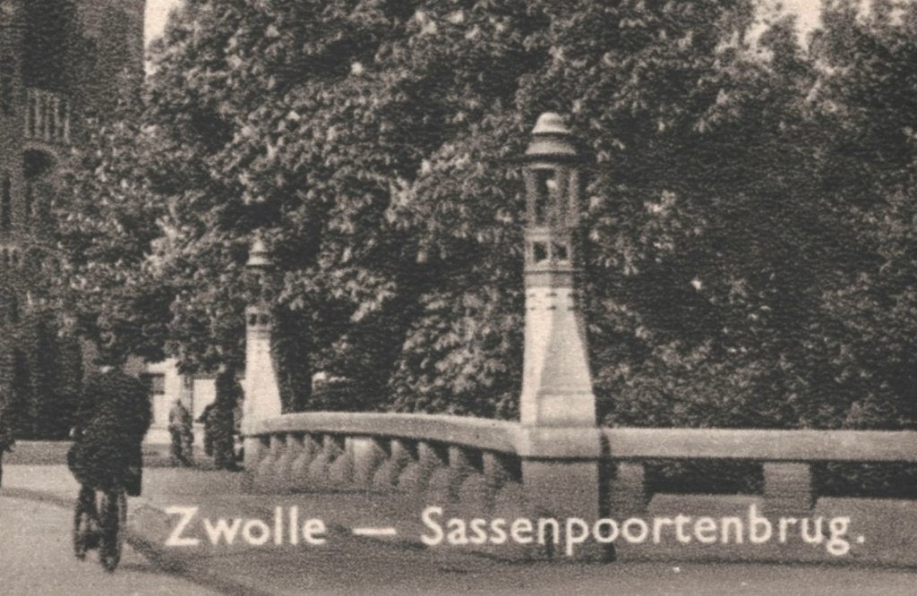 967655	Zwolle	OV Circa 1930 Sassenpoort	Sassenpoortenbrug, Ophalen of Verzenden, 1920 tot 1940, Gelopen, Overijssel