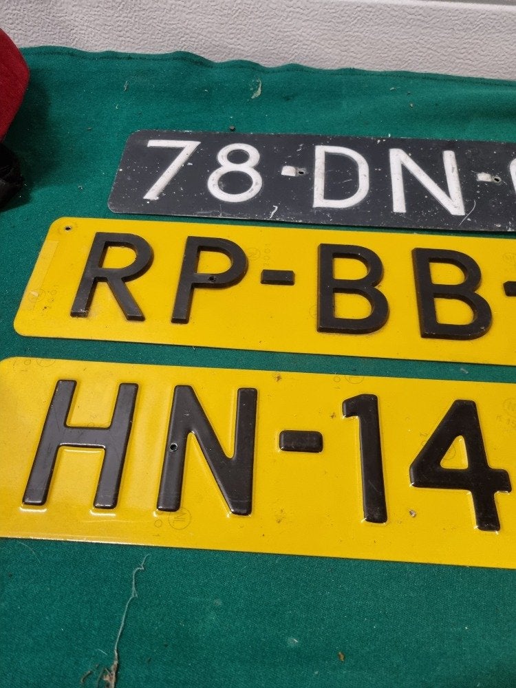 nummerplaten kentekenplaat drie stuks, Auto diversen, Ophalen of Verzenden, 'T Olde Gre-j, Info@toldegrej.nl, Endepoelstraat 20f Didam