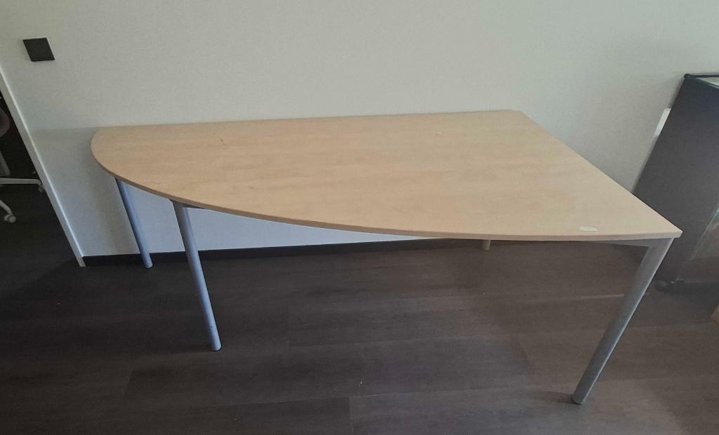 Hoekbureau met ronding, Huis en Inrichting, Bureaus, Ophalen, 90 cm, Gebruikt, Kabelgoot