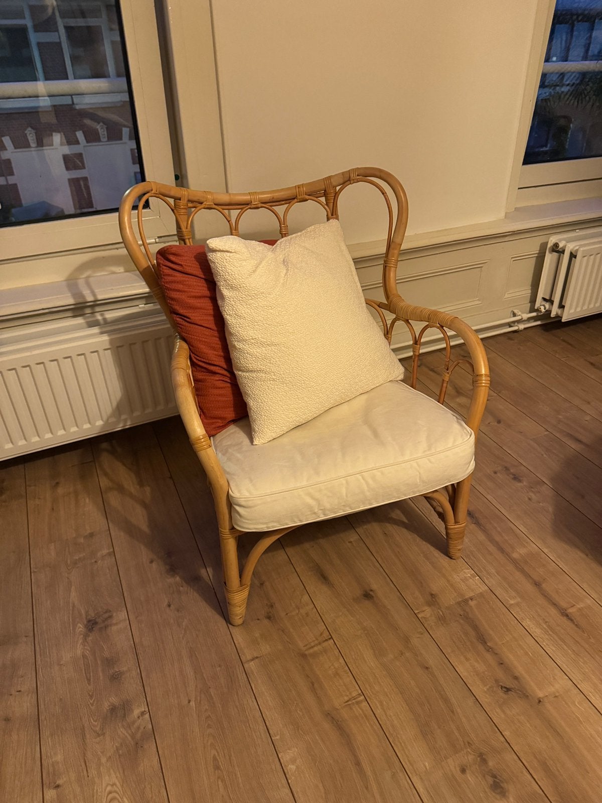 Rotan stoel incl kussens, Ophalen, Zo goed als nieuw, 50 tot 75 cm