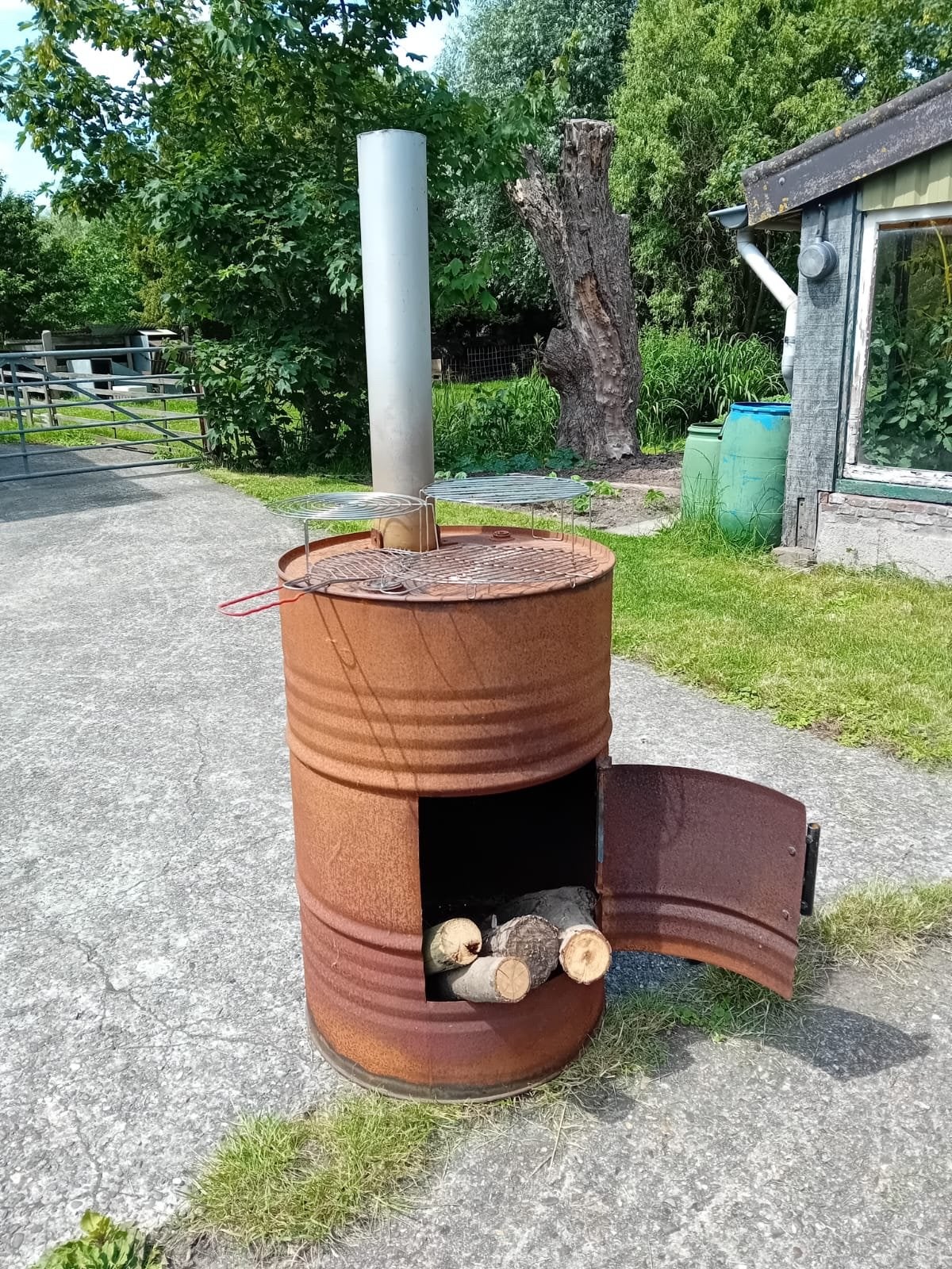 BBQ olievat met roosters, Ophalen, Gebruikt