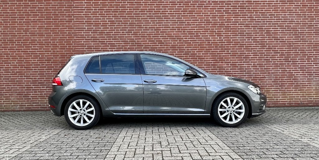 Volkswagen Golf 1.4 TSI 125pk 5D 2018 Grijs, Auto's, Volkswagen, Voorwielaandrijving, 4 cilinders, 1395 cc, 19 km/l