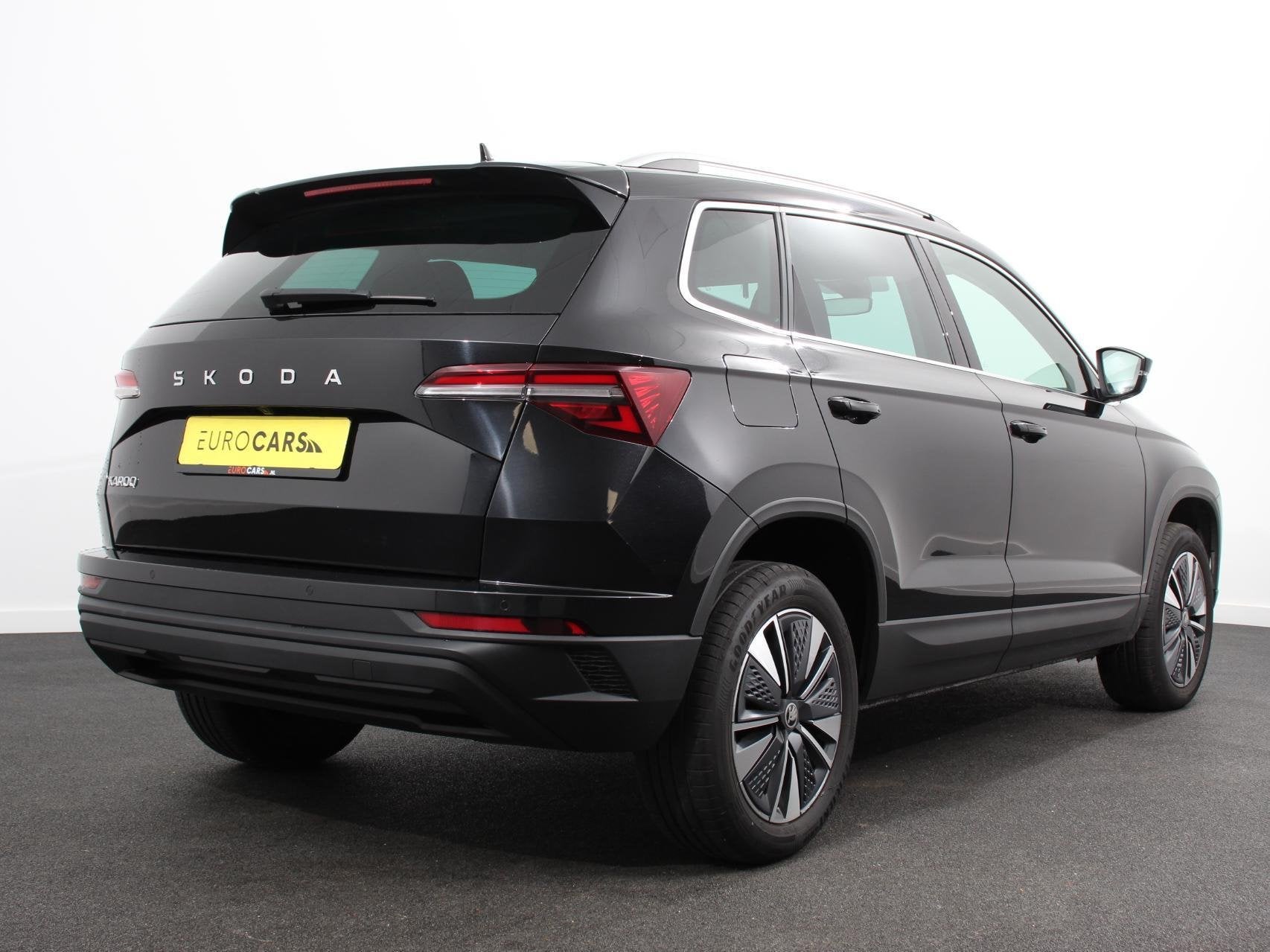 Skoda Karoq 1.5 TSI 150pk DSG ACT Selection Navigatie Apple, Auto's, Stof, 4 cilinders, Karoq, SUV of Terreinwagen