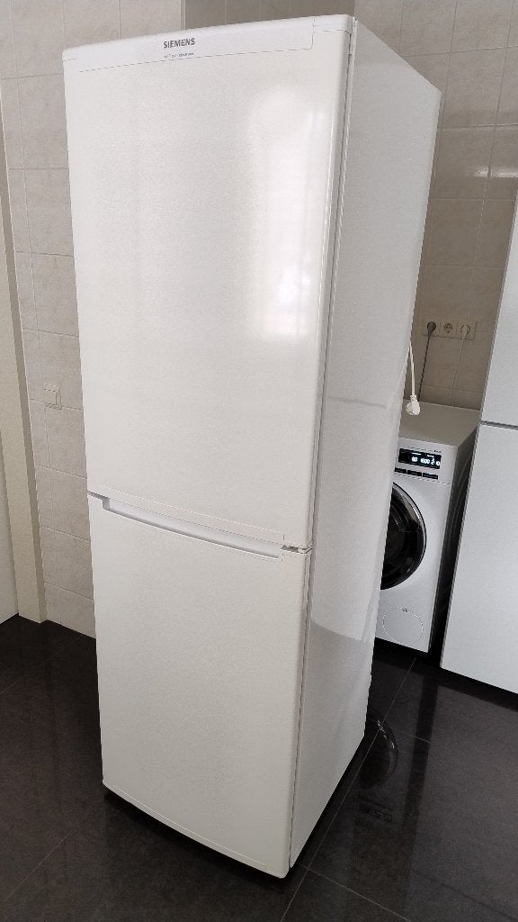 Siemens Koelkoelcombinatie KG34NV03 (DEELS DEFECT), Ophalen, Gebruikt, 200 liter of meer, 160 cm of meer