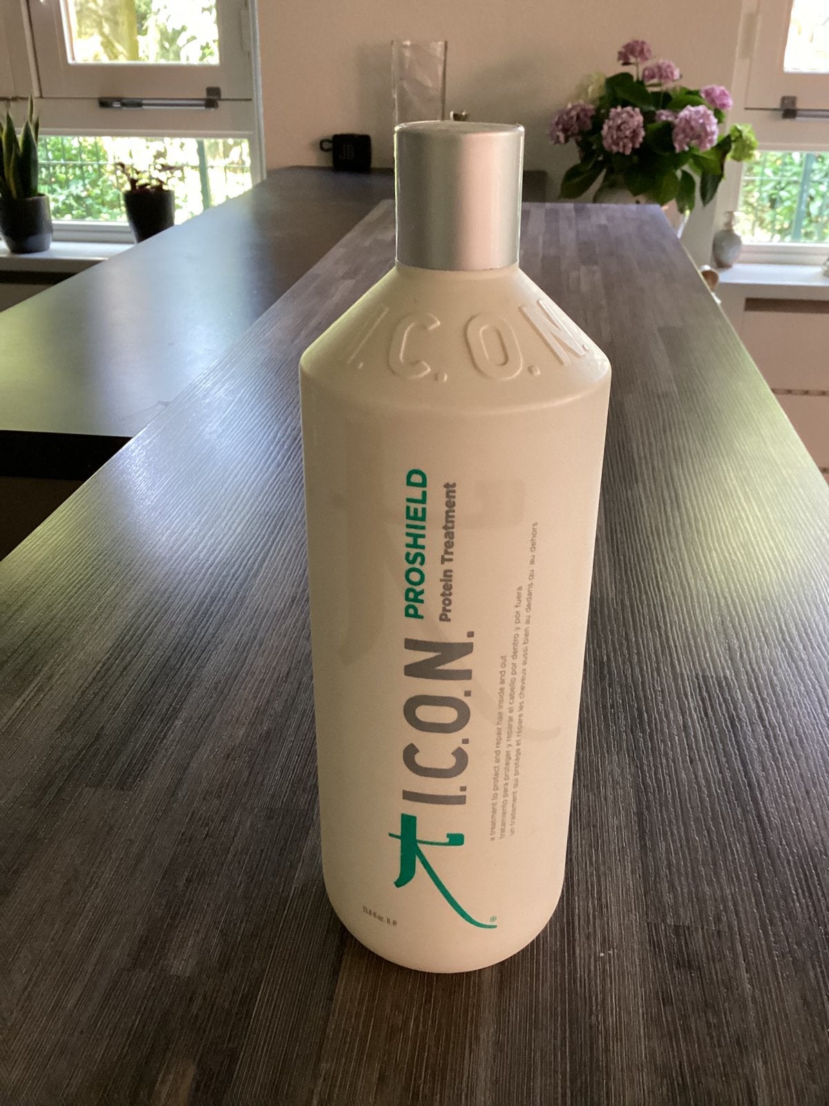 ICON PROTEÏNE BEHANDELING 1 LITER. €80,00, Ophalen of Verzenden, Zo goed als nieuw, Shampoo of Conditioner