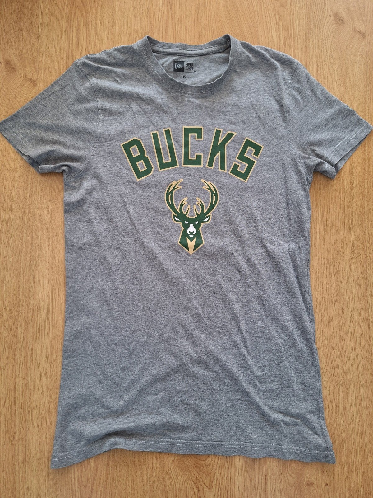 Grijs t-shirt v Milwaukee Bucks, Ophalen of Verzenden, Zo goed als nieuw