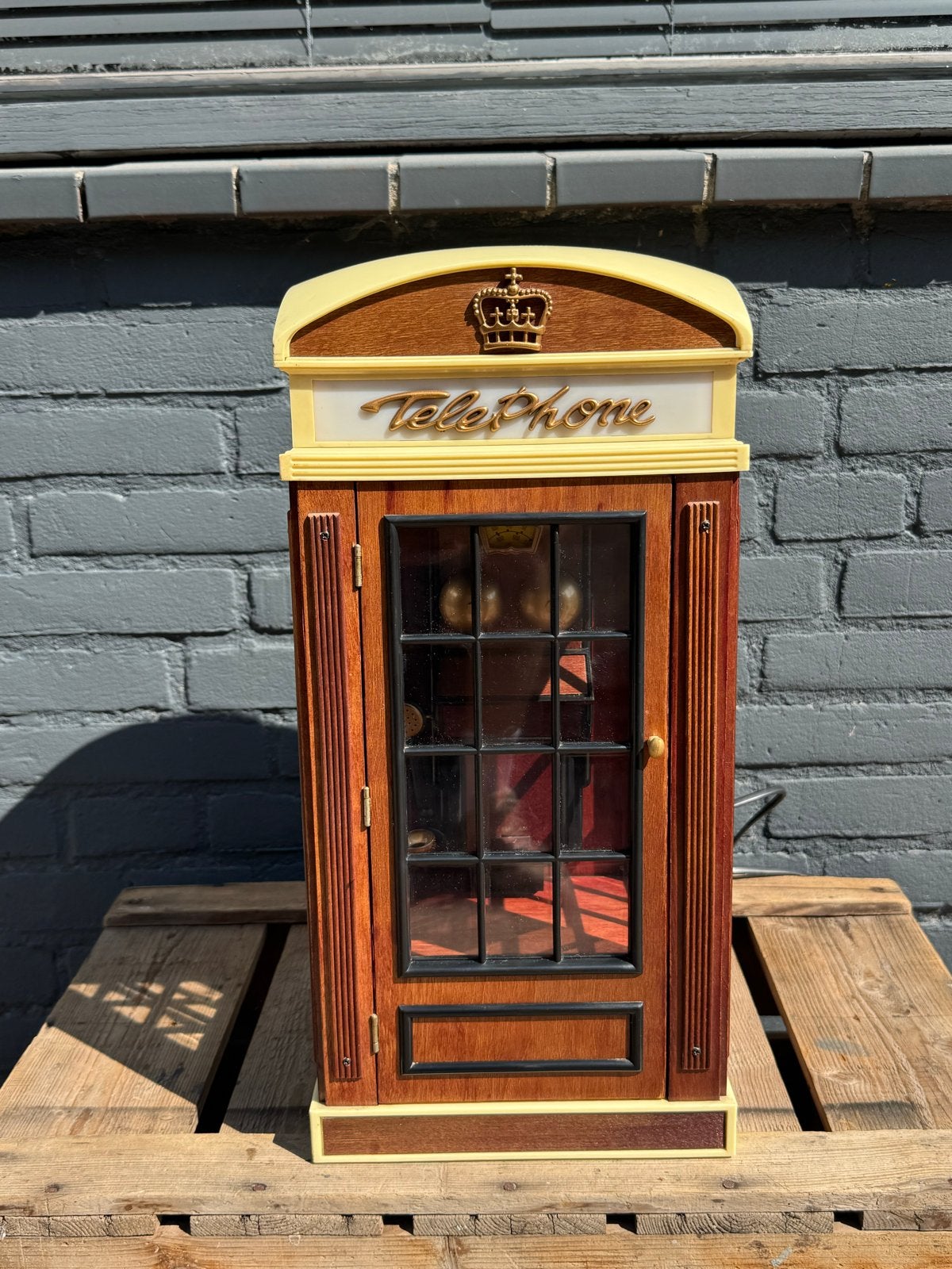Vintage telefooncel radio - decoratief en functioneel, Ophalen, Gebruikt