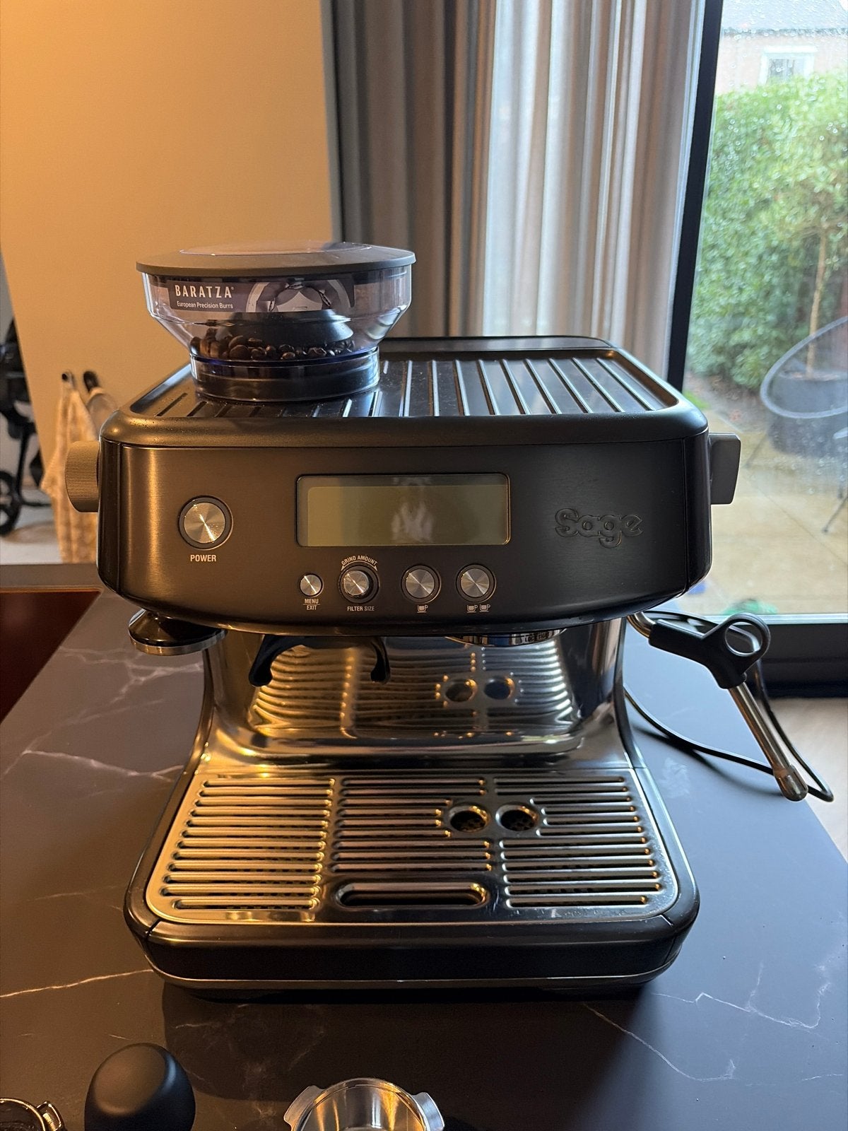 Sage Barista Pro - Black Stainless (april 2025), Ophalen of Verzenden, Zo goed als nieuw, Espresso apparaat, Koffiebonen