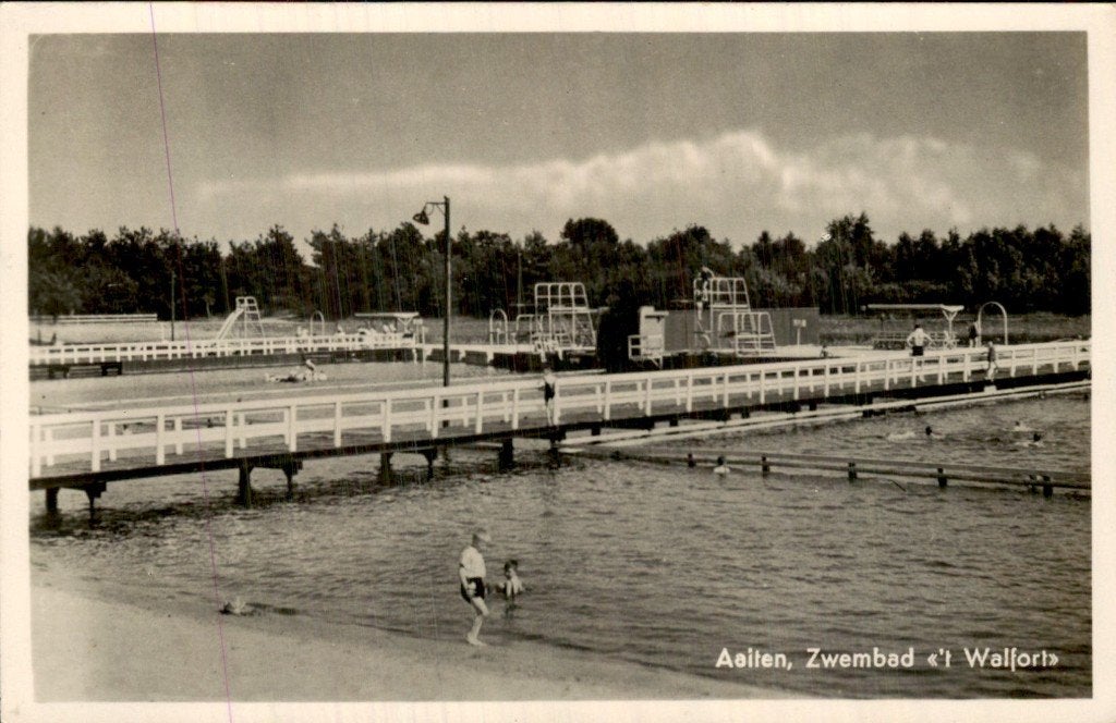 Aalten - Zwembad - t Walfort, Ophalen of Verzenden, 1940 tot 1960, Gelopen, Gelderland