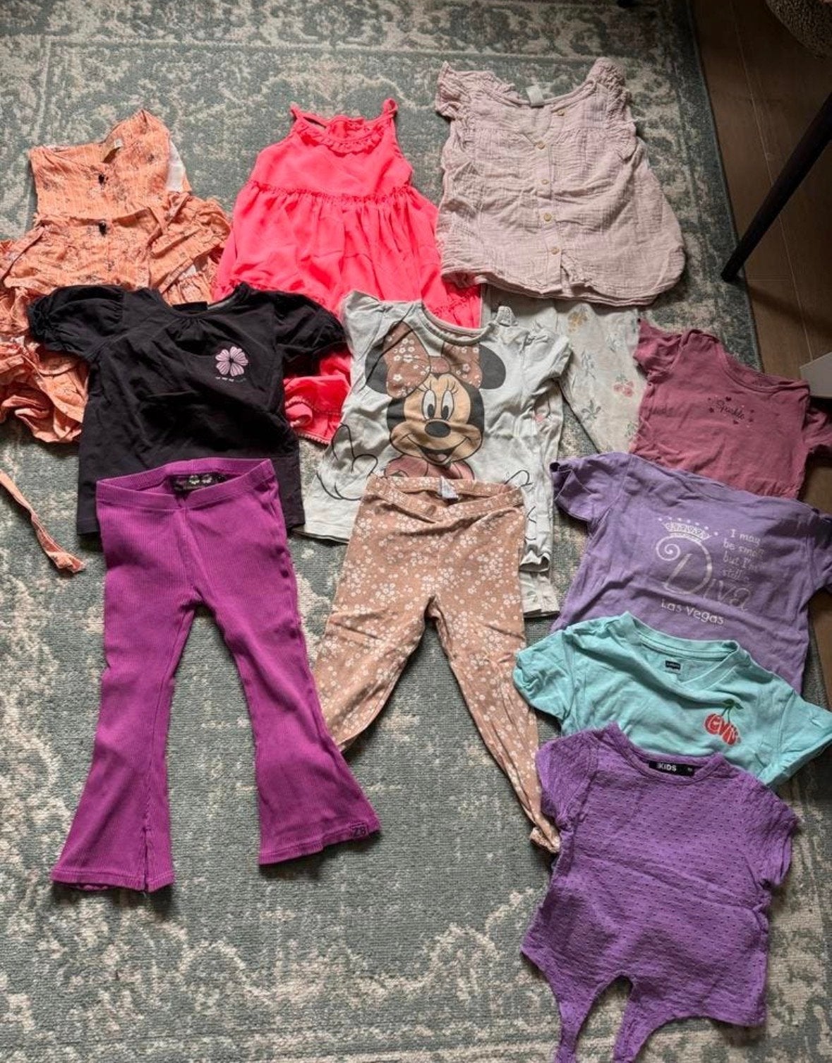 12-delig kledingpakket meisjes maat 98 (Z8, jurkjes, setjes), Ophalen of Verzenden, Gebruikt, Maat 98