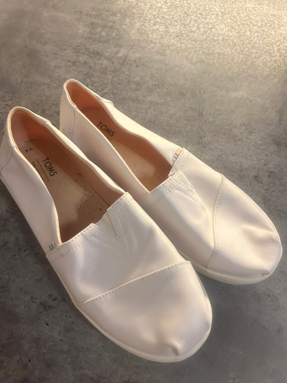 Toms, Instappers, Ophalen of Verzenden, Zo goed als nieuw, Roze