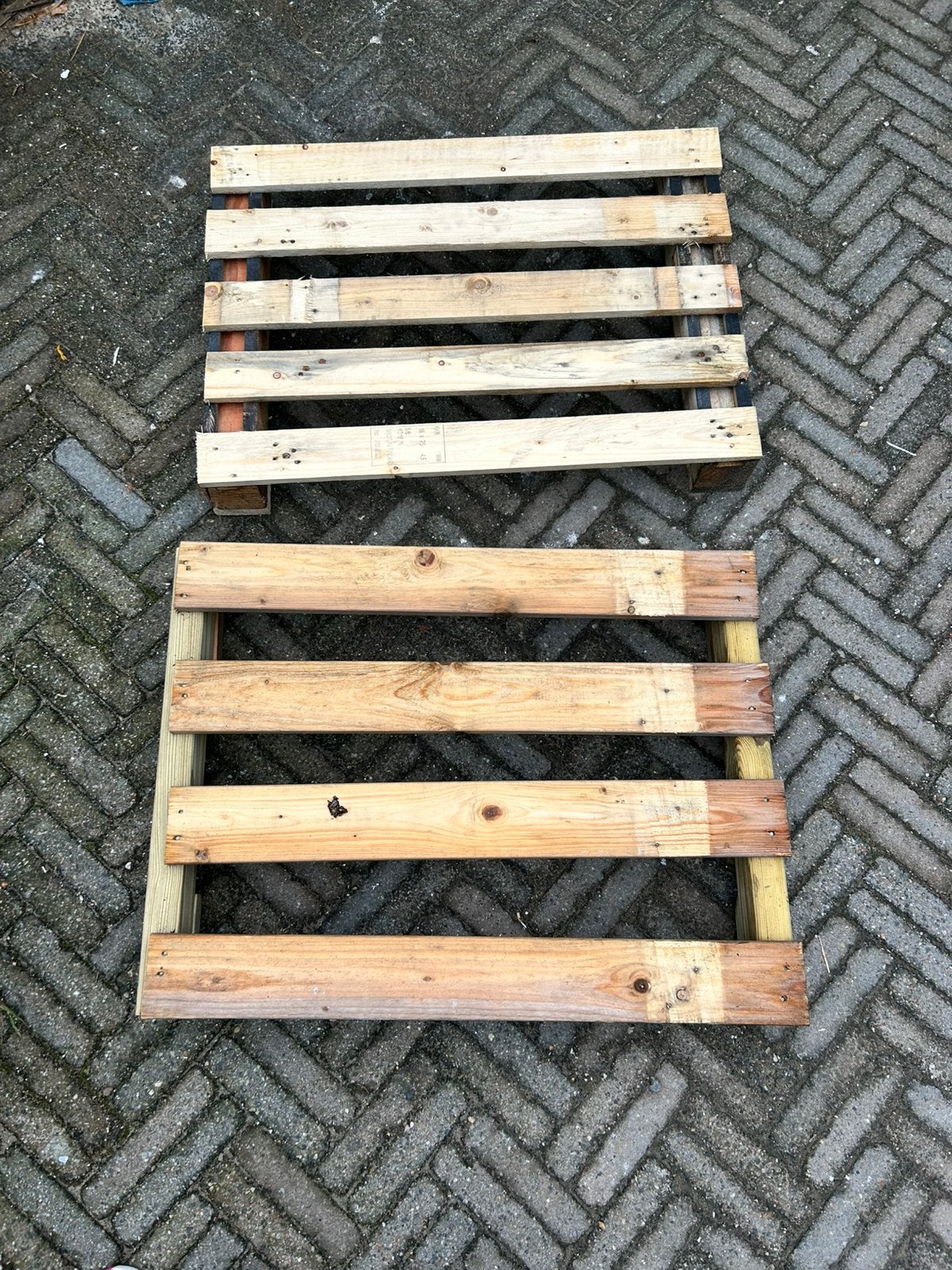 Gratis: 2 pallets 60 X 80 cm, Ophalen, Zo goed als nieuw, Pallet, Minder dan 200 cm