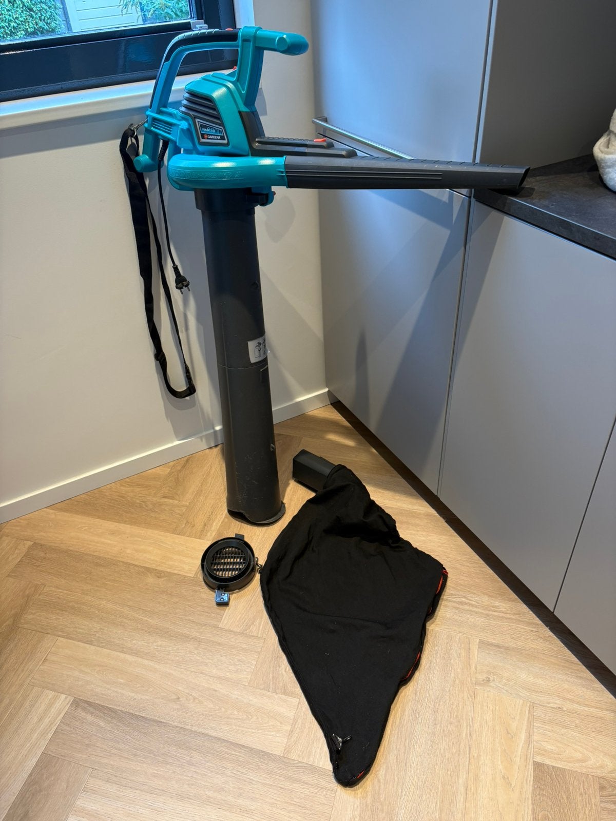 Bladblazer/zuiger Gardena Ergojet 3000, Ophalen, Handgedragen, Zo goed als nieuw, Met opvangzak