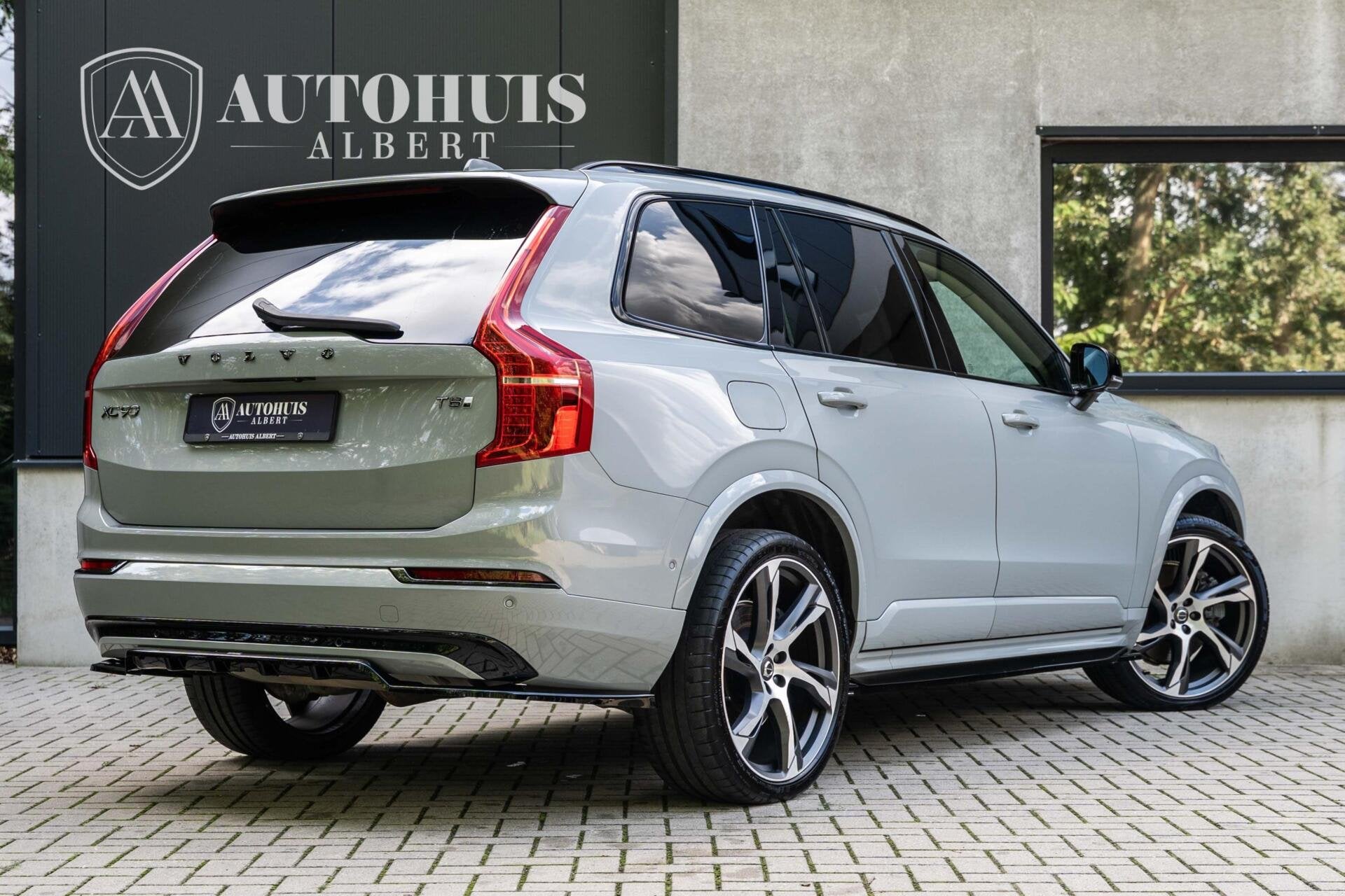 Volvo XC90 T8 Ultra Dark Maxton H&K Pano 360c Trekhaak 22", Gebruikt, Zwart, 4 cilinders, 1969 cc