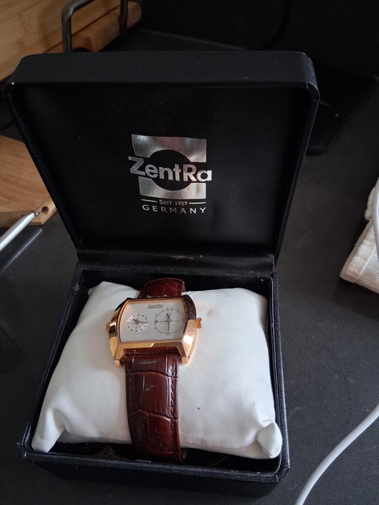 BIEDEN: mooie horloge Zentra, Overige merken, Staal, Polshorloge, Overige materialen