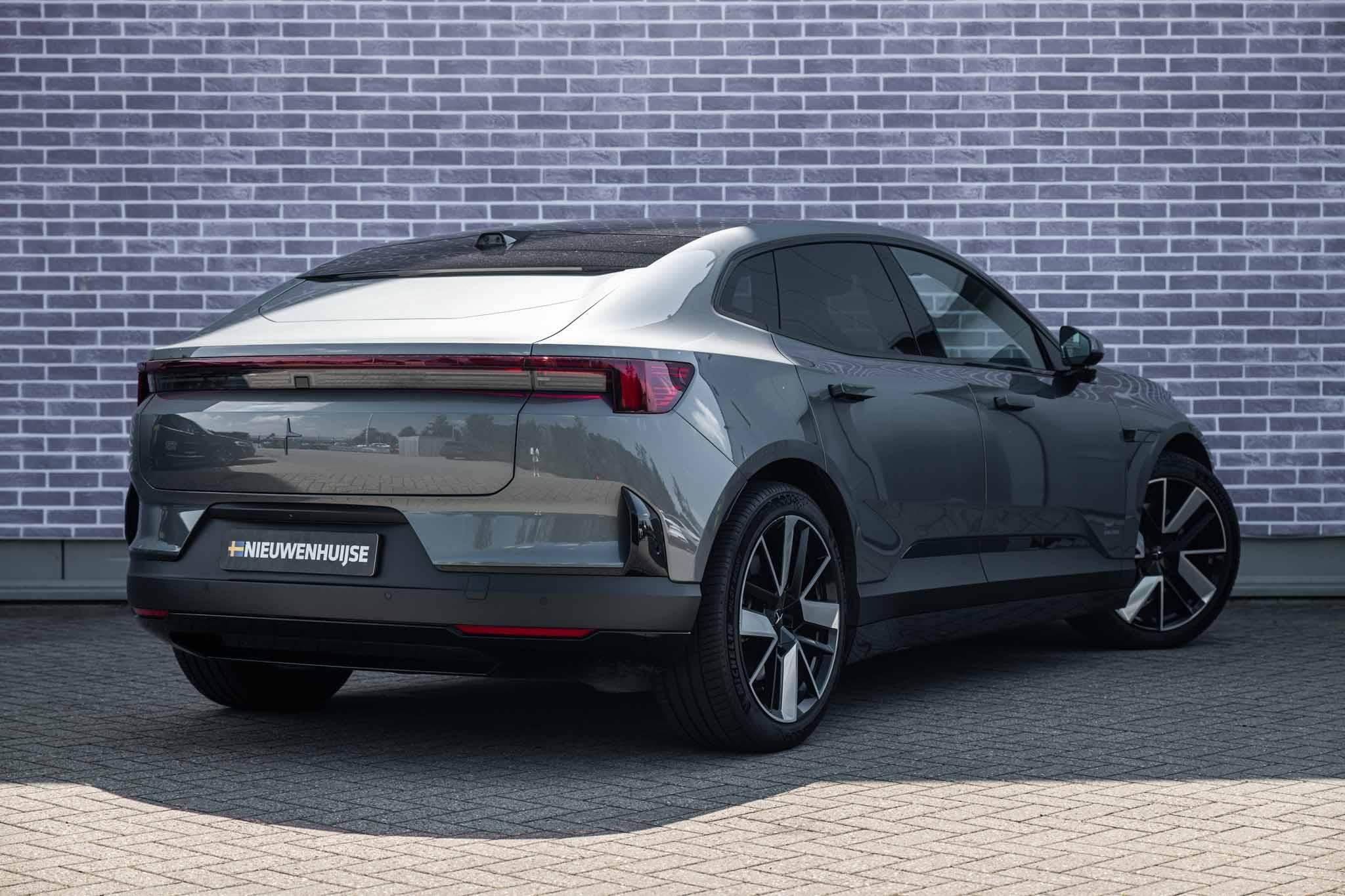 Polestar 4 Long Range Single motor Plus 100 kWh | 22kW Lader, Auto's, Polestar, Automaat, Achterwielaandrijving, 100 kWh, Origineel Nederlands
