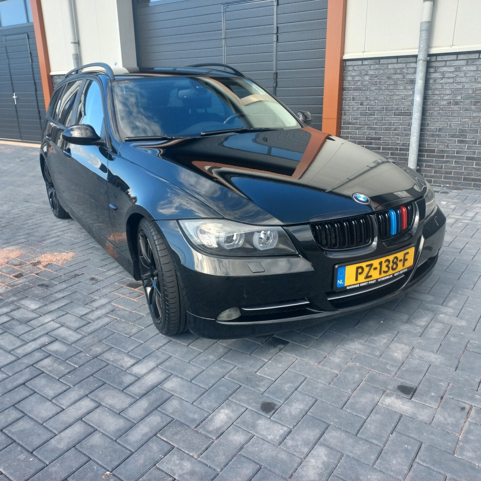 BMW 3-Serie 2.0 318 I Touring 2006 Zwart steenkoude airco!, 13 km/l, 4 cilinders, 129 pk, Zwart