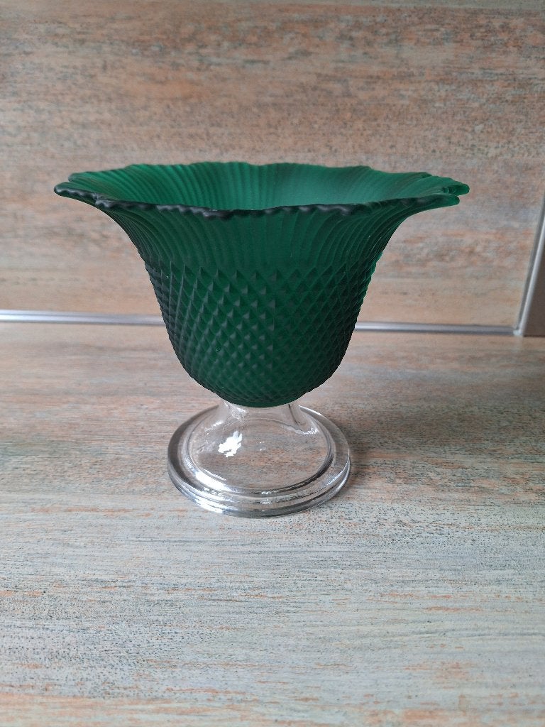 Groene glazen vaas op voet - Vintage decoratie, Ophalen