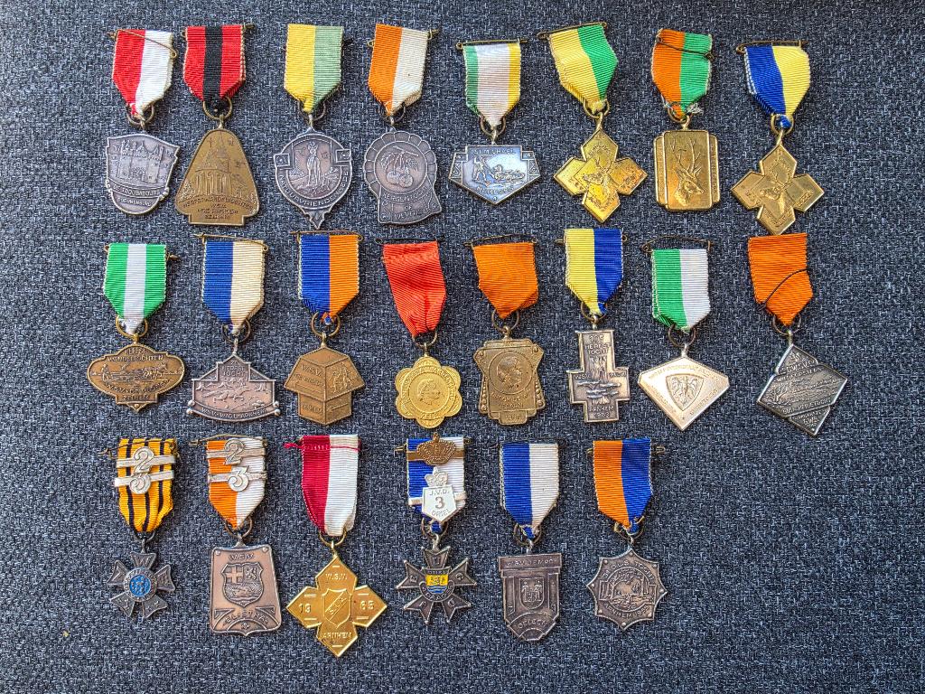 Diverse wandelmedailles 22 stuks, Postzegels en Munten, Penningen en Medailles, Ophalen of Verzenden, Overige materialen