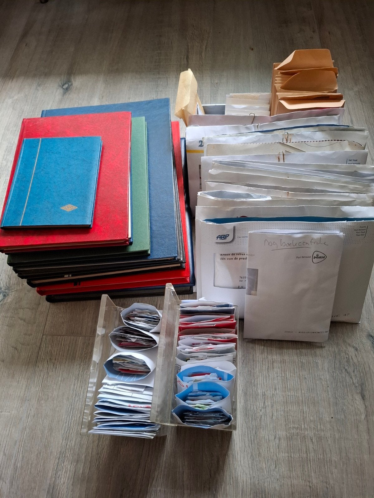 Postzegelverzameling in Albums, Nederland en Buitenland, Ophalen of Verzenden, Nederland en Buitenland