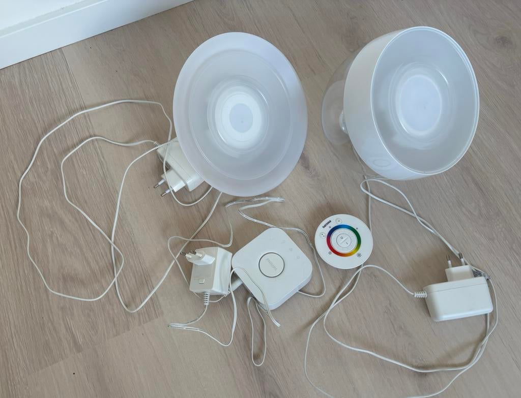 Philips Hue vloerlampen Iris en Aura, bridge en remote, Verzenden, Gebruikt