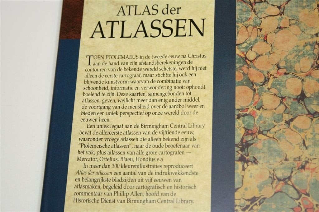 Atlas der Atlassen — Kaartenmakers & hun Wereldbeeld, Gelezen, Ophalen of Verzenden, Landkaart, 1800 tot 2000