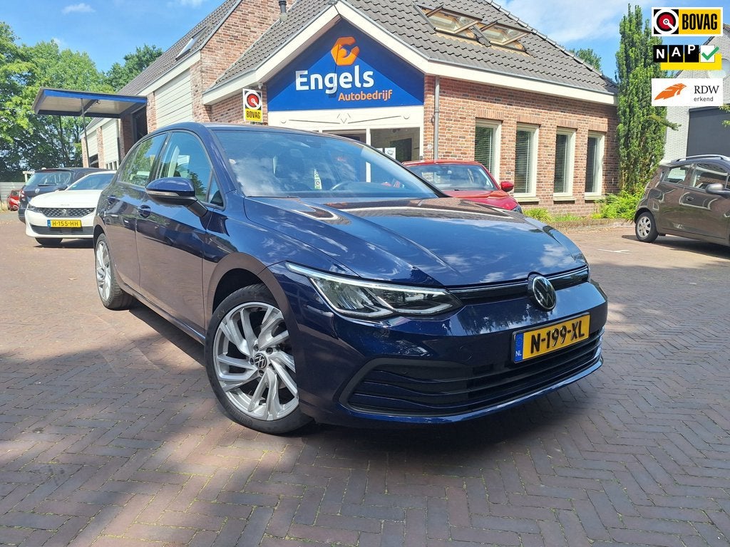 Volkswagen Golf 1.0 eTSI Life AUTOMAAT - ALL-IN RIJKLAAR PRI, Gebruikt, Euro 6, Blauw, 23 km/l