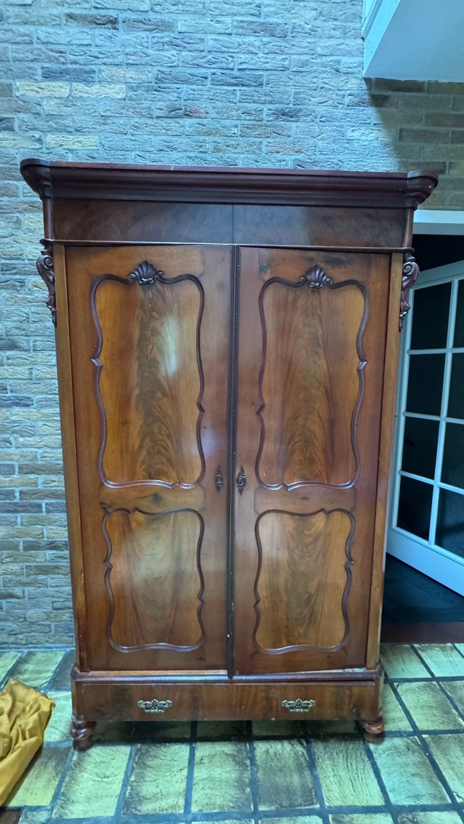 Antieke kast, Ophalen