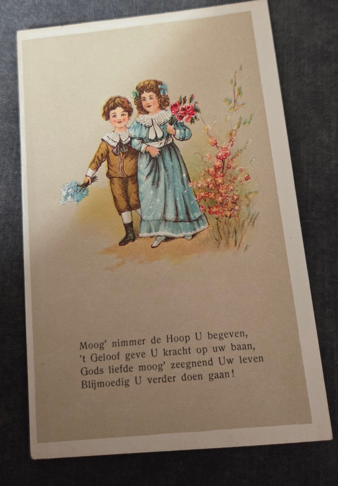 Antieke Ansichtkaart: Kinderen met Bloemen en Gedicht, Verzenden, 1940 tot 1960, Ongelopen, Kinderen