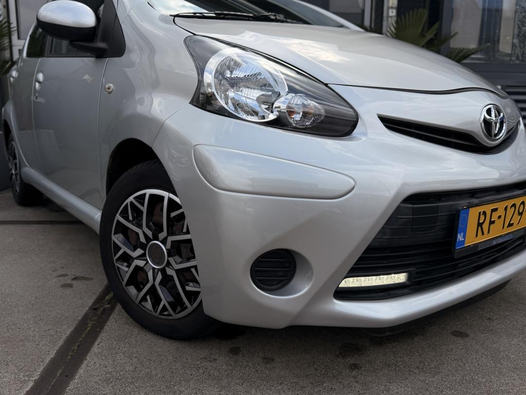 Toyota Aygo 1.0 VVT-i Comfort Airco Facelift 5drs! Inruil mo, Voorwielaandrijving, Euro 5, Stof, Gebruikt