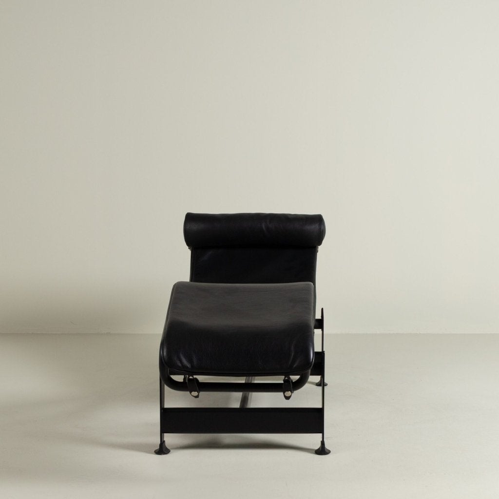 Cassina LC4 Chaise Longue Fauteuil Zwart Leer, Huis en Inrichting, Banken | Sofa's en Chaises Longues, Niet ingevuld, Niet ingevuld