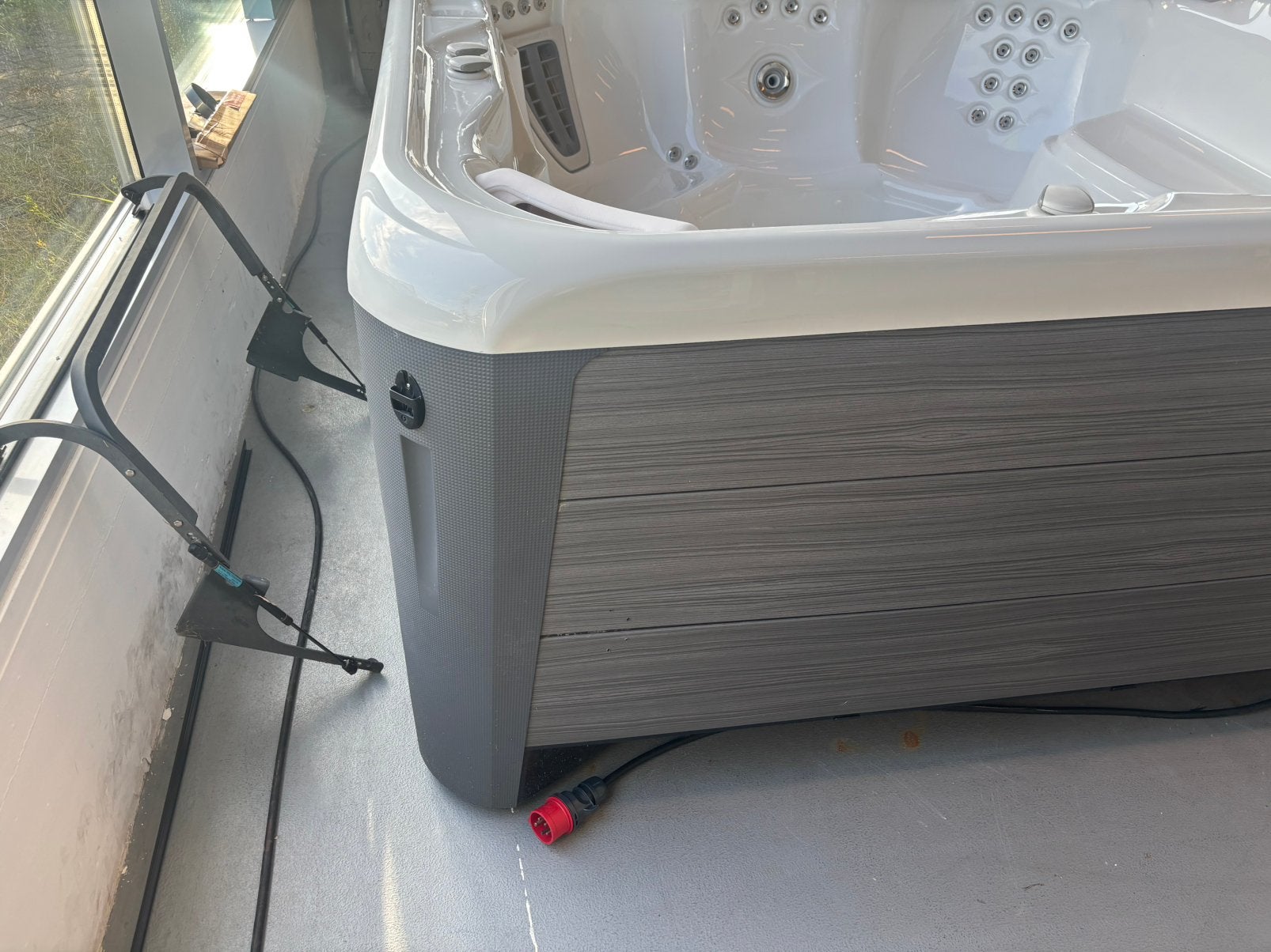Foto 6 van HotSpring Grandee jacuzzi bj. 2021 (7-p ) Driftwood / White