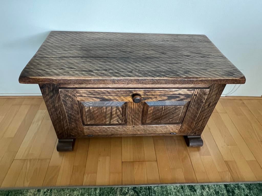 Massief houten kastje met klep - Bijzettafel/Salontafel, Huis en Inrichting, Woonaccessoires | Kisten, Ophalen of Verzenden, Zo goed als nieuw