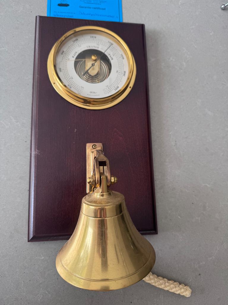 Barometer met bel, Ophalen