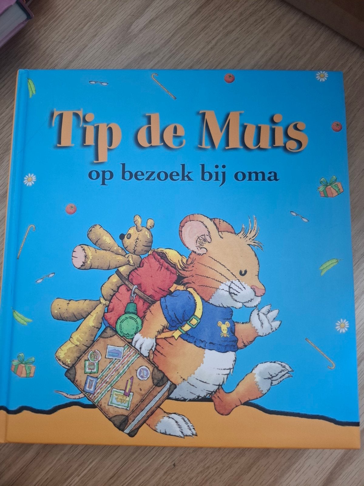 Tip de Muis op bezoek bij oma - Kinderboek, Jongen of Meisje, Ophalen of Verzenden, Zo goed als nieuw, Voorleesboek