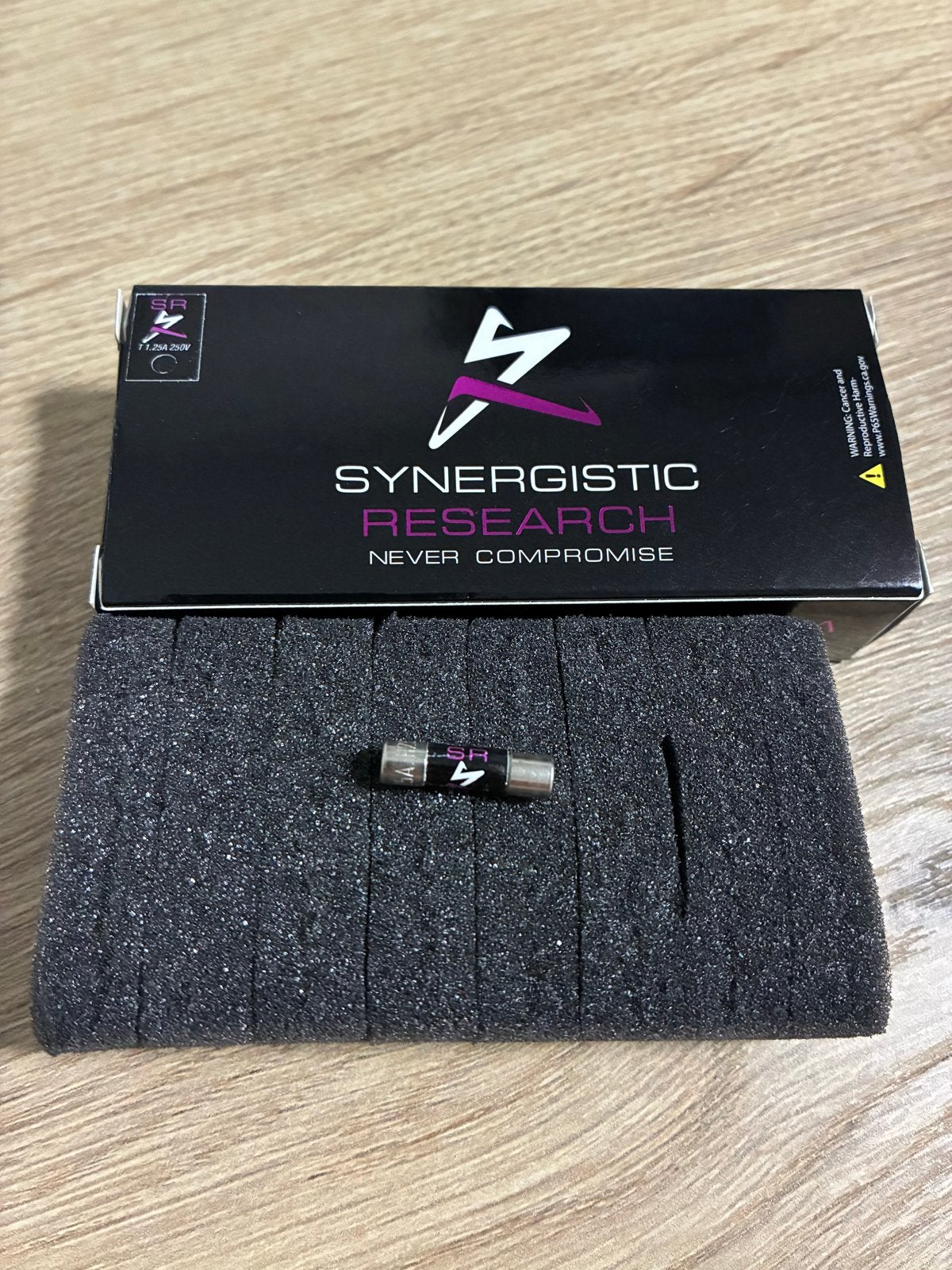Synergistic Research T1,25A Purple zekering, Ophalen of Verzenden, Zo goed als nieuw, Overige kabels
