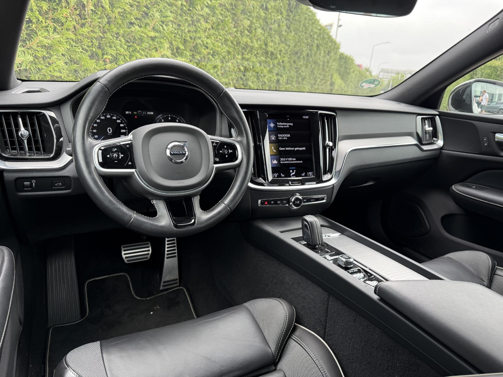 Volvo S60 B3 R-Design | Blis | Keyless | Trekhaak | AppleCar, 12 maanden, Euro 6, 4 cilinders, Origineel Nederlands