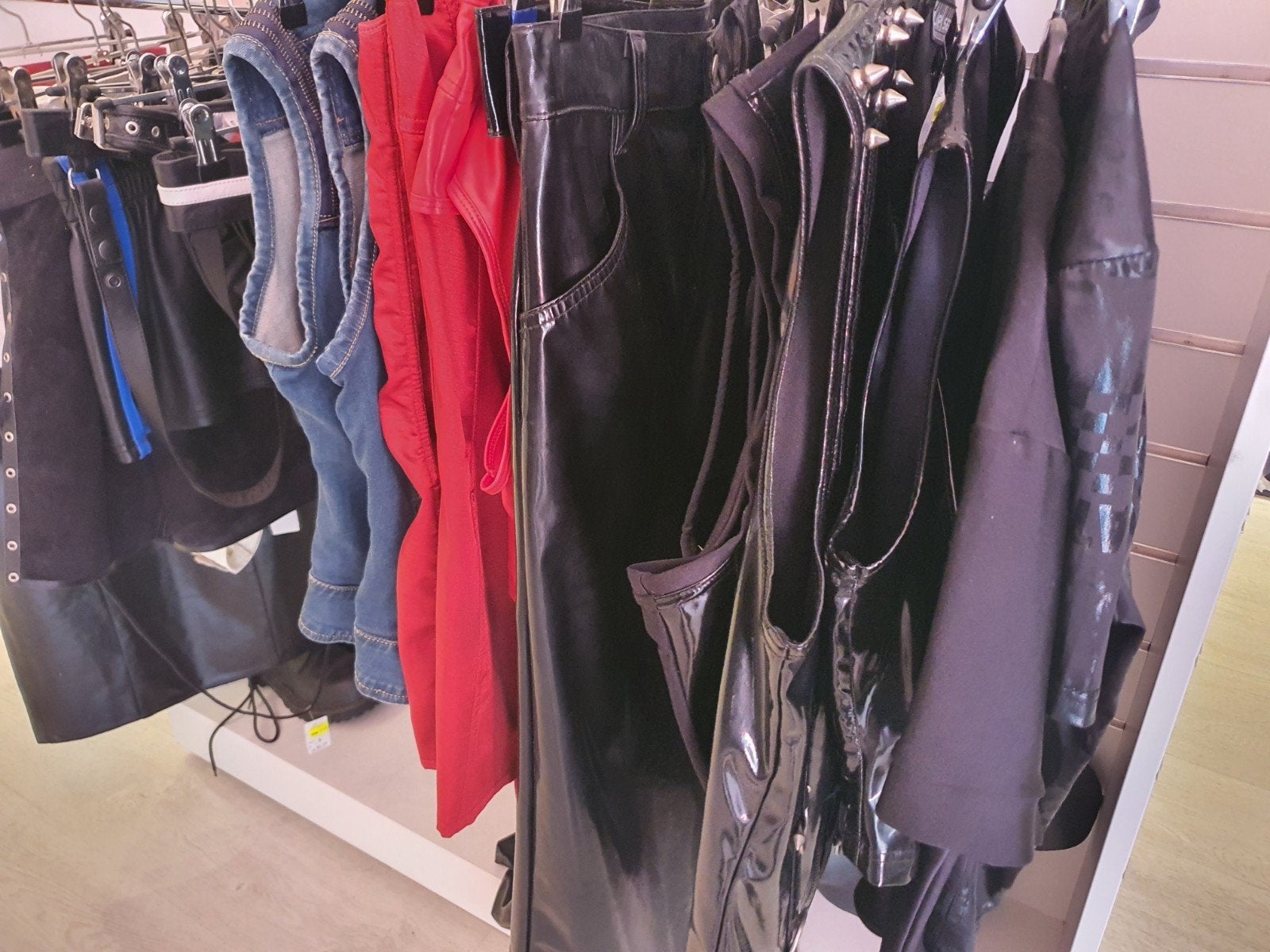 partij kleding kinky leren en latexlook en stof, Diverse merken, Ophalen of Verzenden, Gedragen