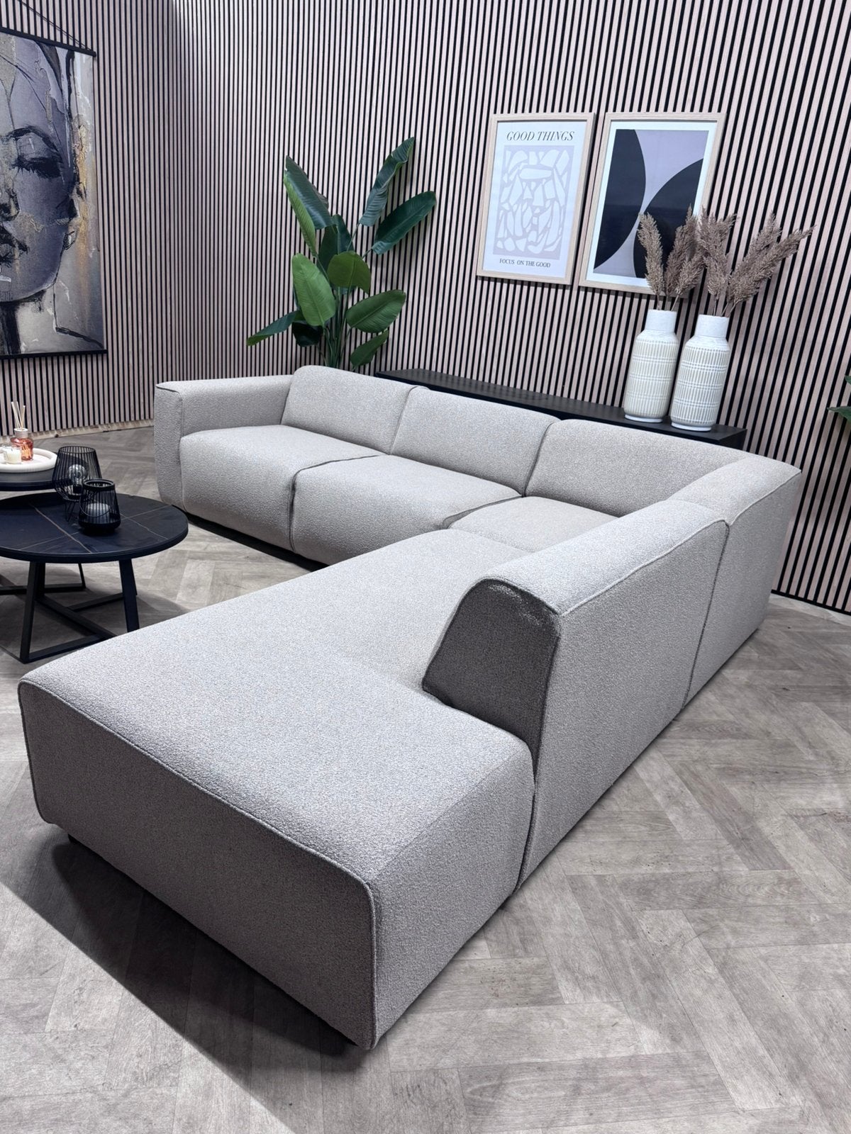 SHOWMODEL | Luxe Design Japandi Hoekbank - Taupe - 270 x 265, 250 tot 300 cm, -, -, Hoekbank