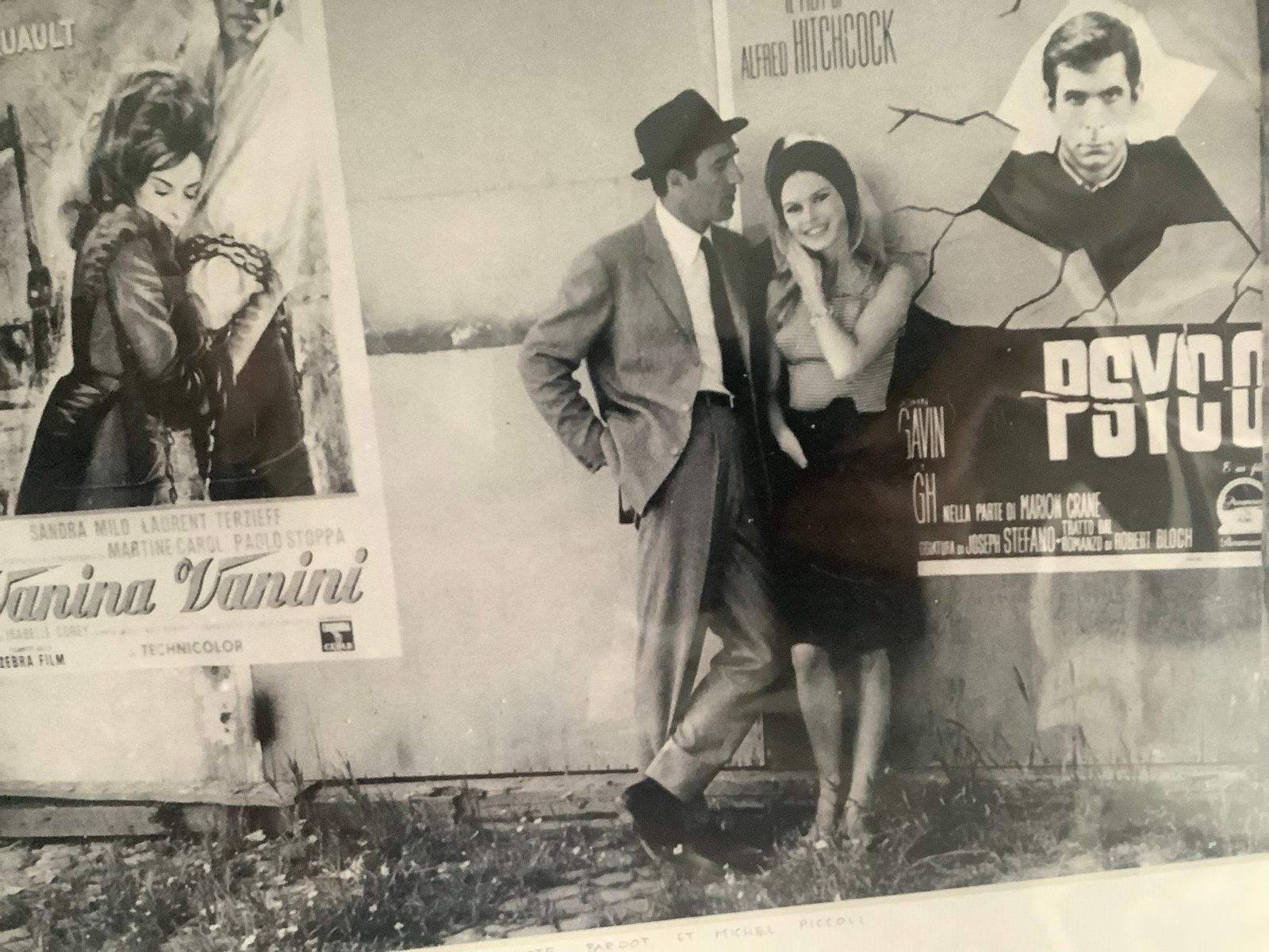 Brigitte Bardot & Michel Piccoli - YellowKorner Foto, Antiek en Kunst, Ophalen of Verzenden, Foto, Fotografie, Ingelijst