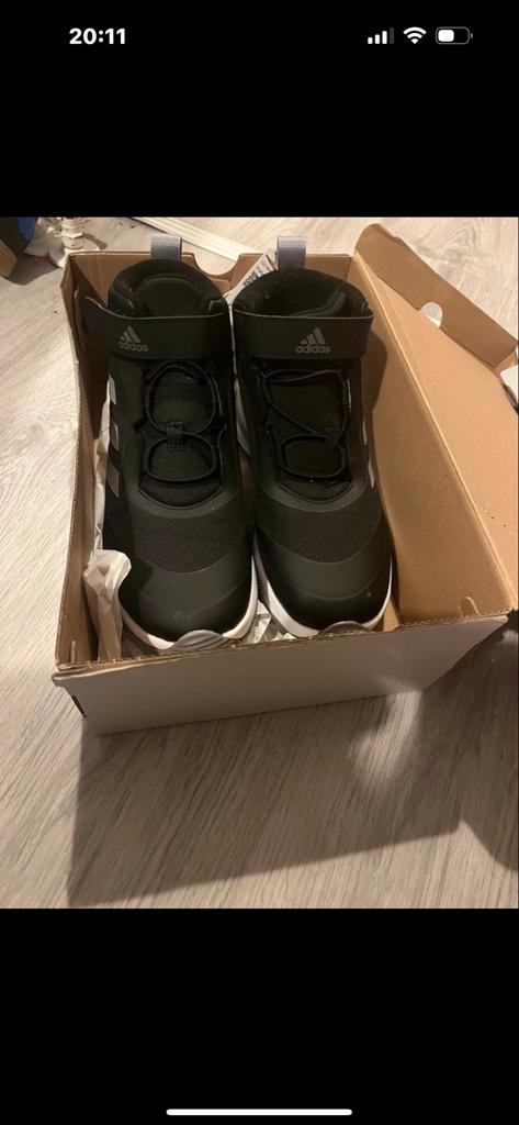 Adidas Terrex Mid Reflective K - Zwarte Wandelschoenen, Ophalen of Verzenden, Nieuw, Zwart, Wandelschoenen of Bergschoenen