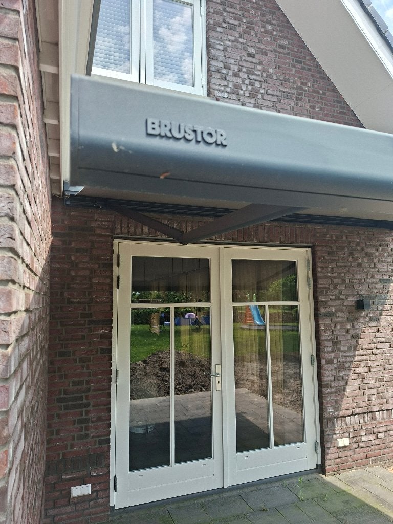 Brustor zonnescherm br 370 uitval 300cm elektrische, Ophalen, Elektrisch, Zo goed als nieuw, 150 tot 300 cm