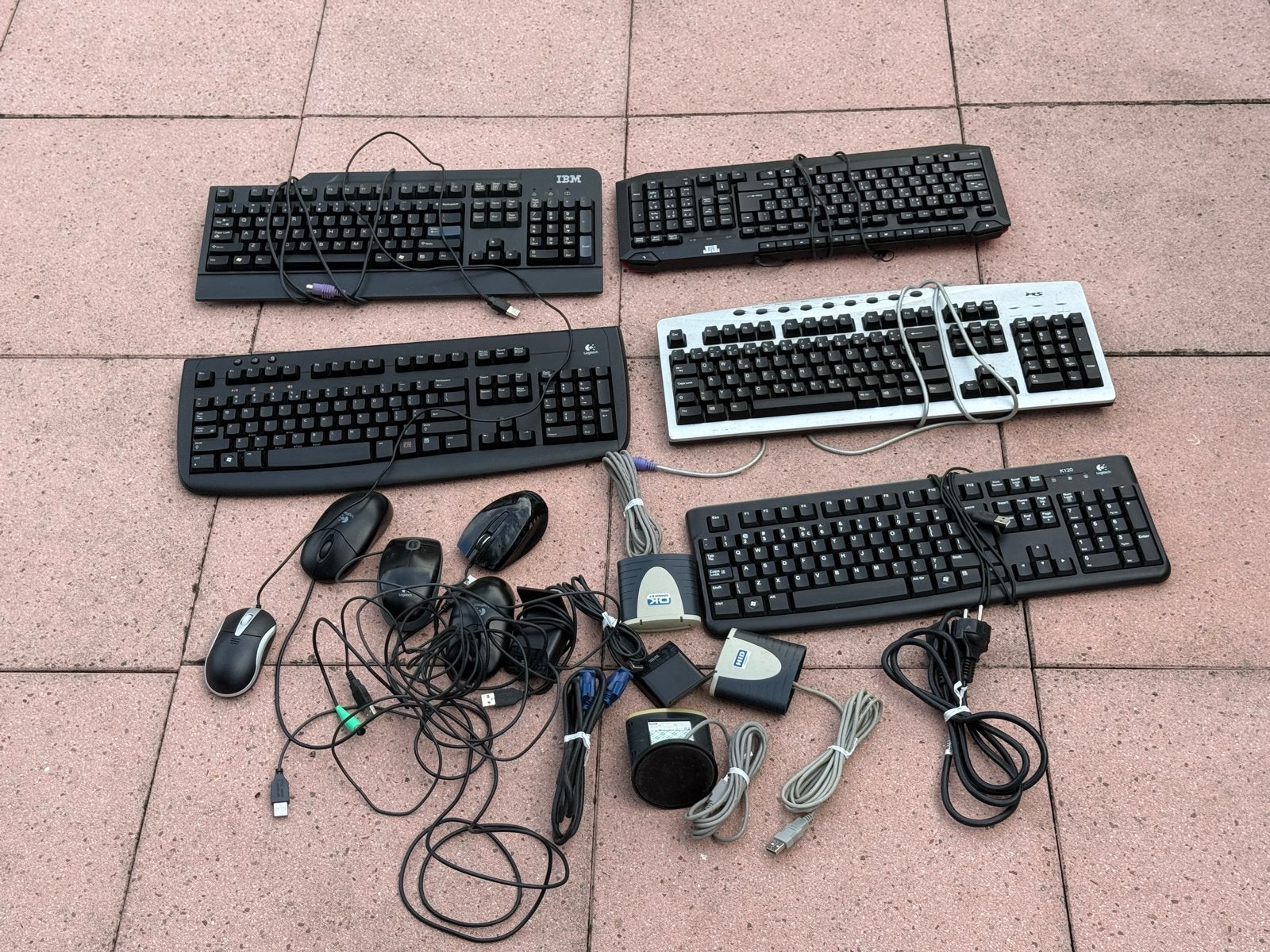 Diverse toetsenborden, muizen en accessoires, Ophalen, Gebruikt, Toetsenbord en muis-set, Qwerty
