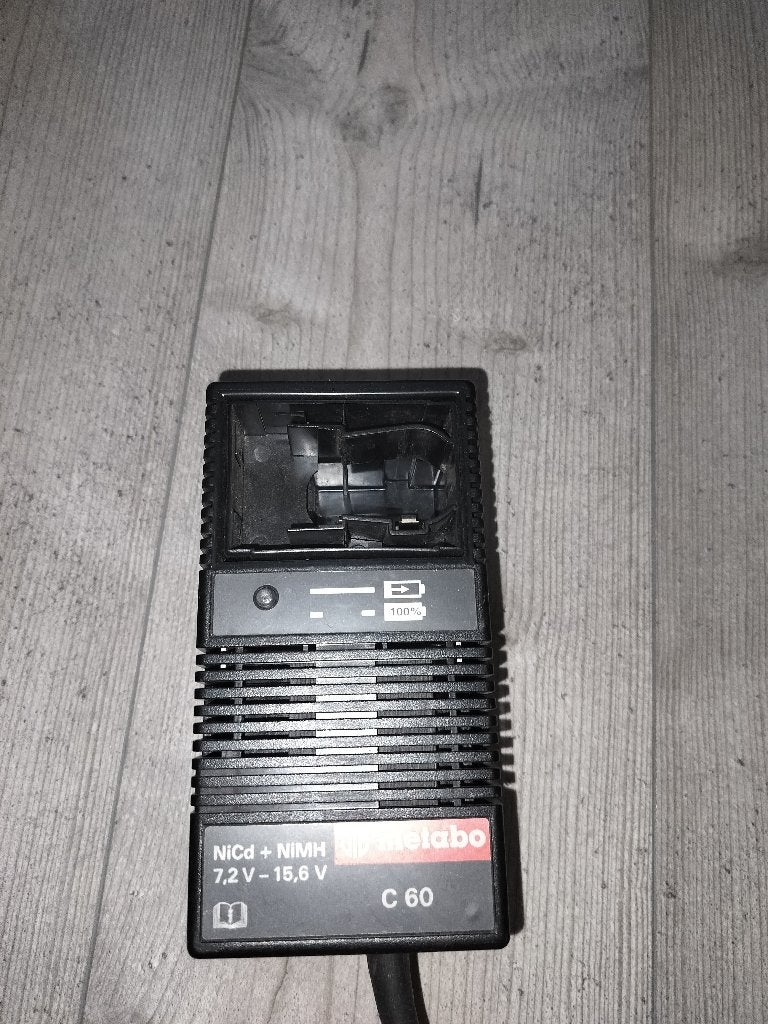 Metabo accu lader, Ophalen, Gebruikt, Minder dan 400 watt, Boor- en Schroefmachine